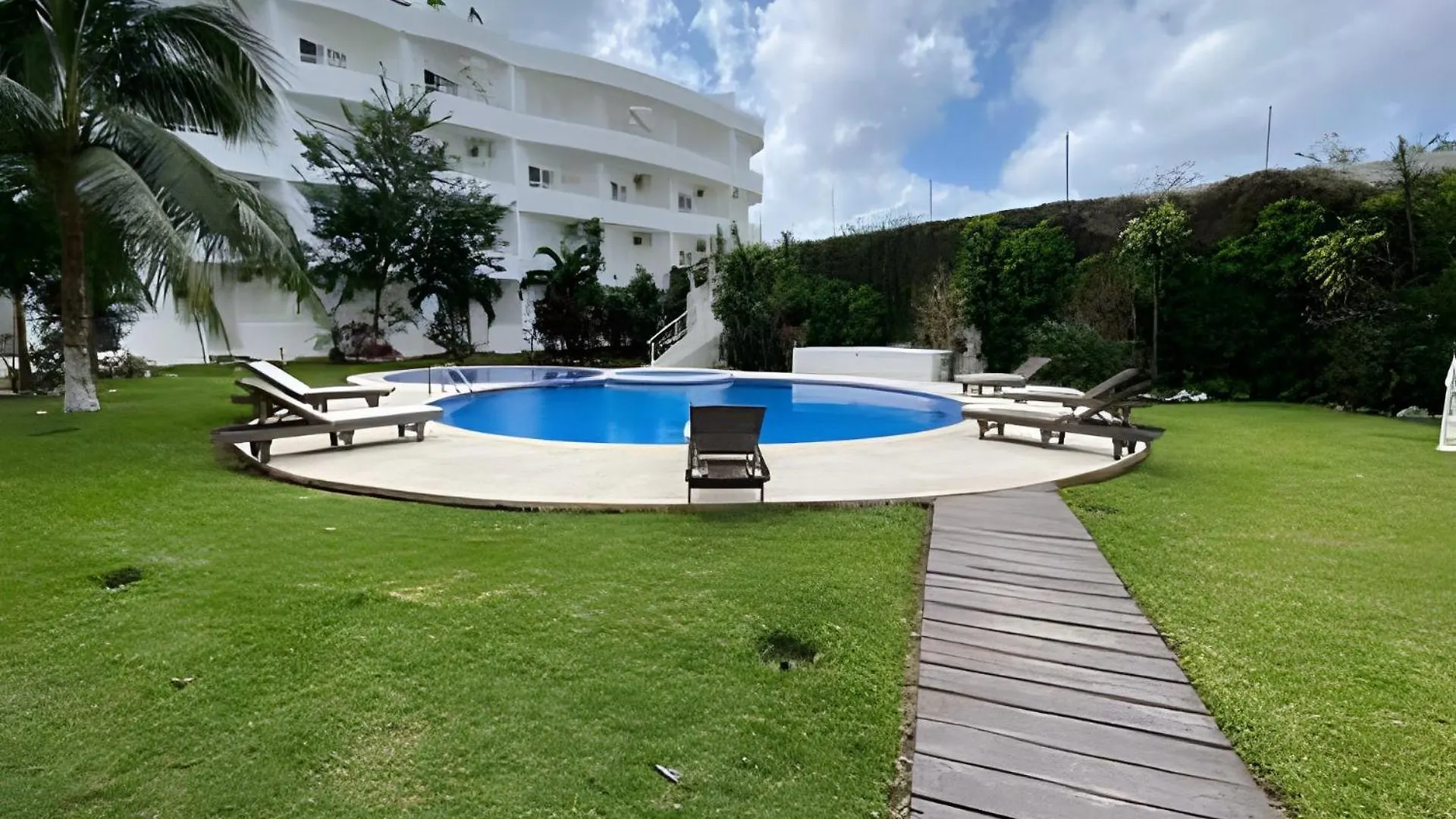 Apartment Minimalist Studio With Pool And Free Motor Scooter Cozumel